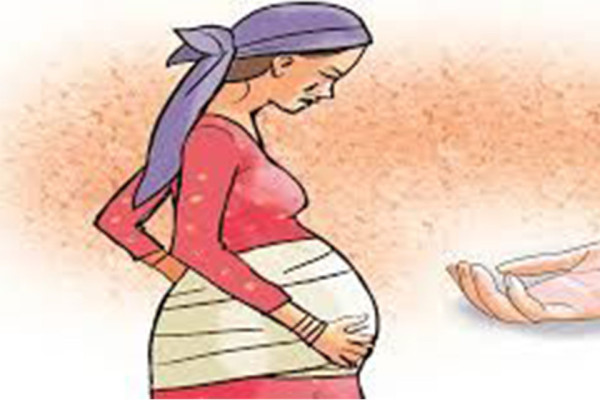 स्वास्थ्य संस्थामा ढिलो जाँदा खोसिन्छन् आमा